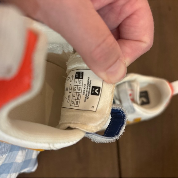 Veja Toddler Shoes - Picture 7 of 8